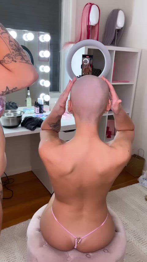 Me & my girlfriend shaved each others heads! π©πΌβπ¦²πͺπ