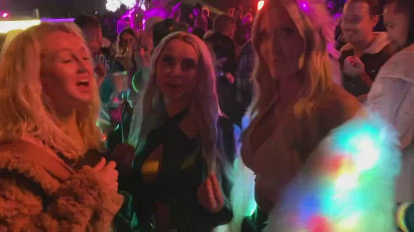 Boobs Flashing Tits clip