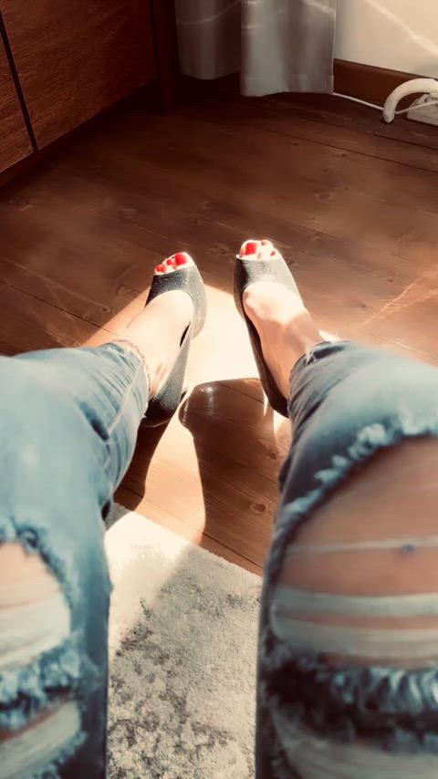 Do you want footjob?