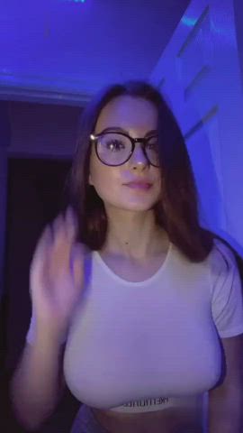 amateur big tits glasses natural tits tease clip