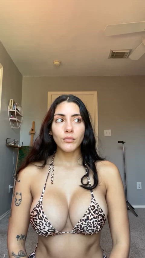 beautiful big tits bouncing tits bra cute funny onlyfans solo teen tiktok clip
