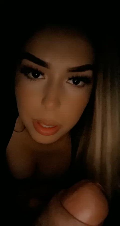 I love giving a sneaky blowjob in traffic