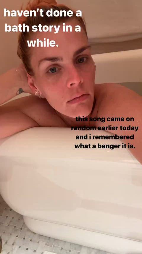 actress bath bathtub blonde celebrity cleavage natural tits small tits clip