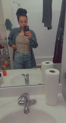 Cute Ebony Jeans Latina MILF Pretty clip