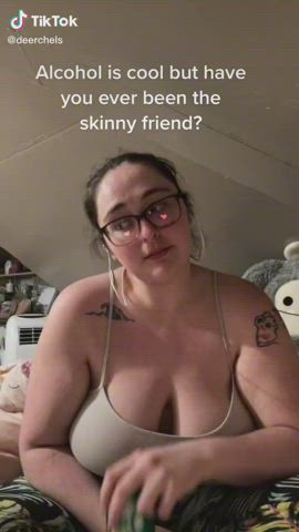 bbw braless chubby non-nude tiktok clip