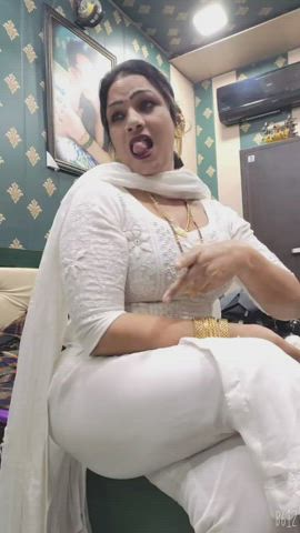 Indian MILF TikTok clip