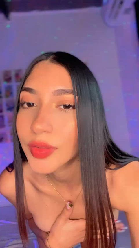blowjob natural tits onlyfans stripchat striptease webcam wet pussy clip