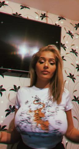 big tits huge tits romanian shaking clip