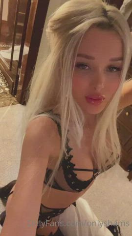 Blonde Boobs Hotwife clip