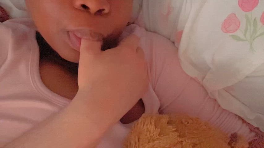 Daddy’s big fingers are perfect to suckle on 🤤😵💫