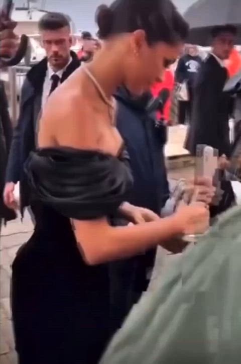 actress brunette celebrity cleavage natural tits small tits zendaya clip