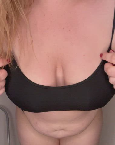 chubby natural tits titty drop milf clip