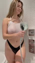 she is too hot ?[FULL PACK in comments]