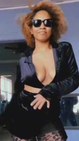 areolas boobs braless ebony nipples nipslip tits clip