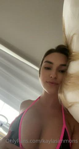 Blonde Boobs Smile clip