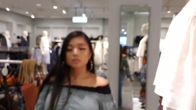 Asian clip