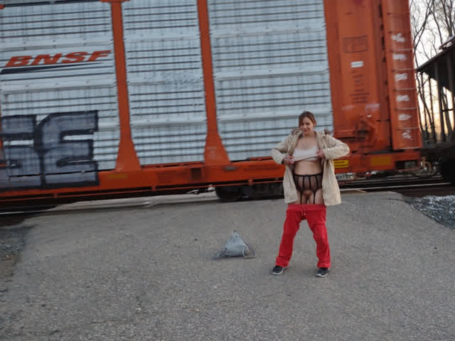 amateur milf outdoor public stripping clip