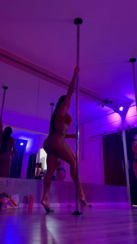 ass big ass big tits brazilian celebrity fitness muscular girl pole dance clip