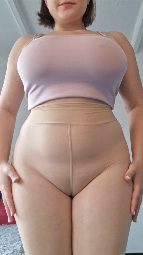Classic pantyhose on thick thighs