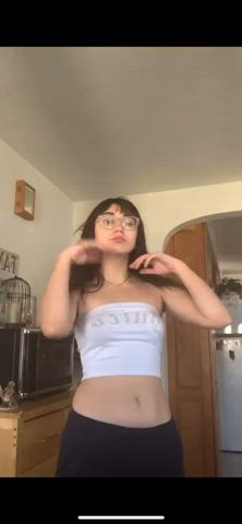 dancing teen tiktok clip