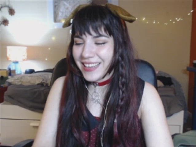 amateur babe brunette fetish kinky laughing portuguese sfw mouth-kink clip