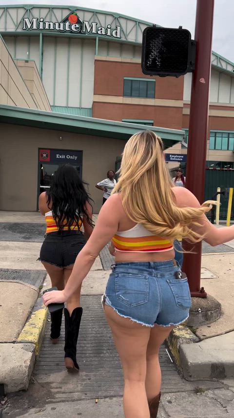 bimbo bubble butt fake ass huge ass jean shorts pawg clip