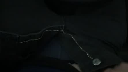 Hrny in car
