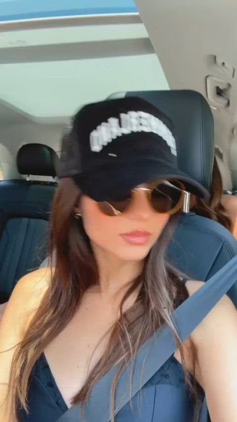 actress brunette celebrity cleavage natural tits small tits victoria justice clip