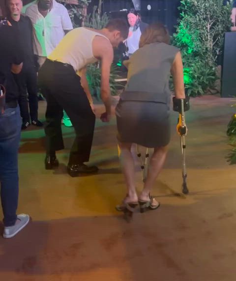 actress natural walking clip
