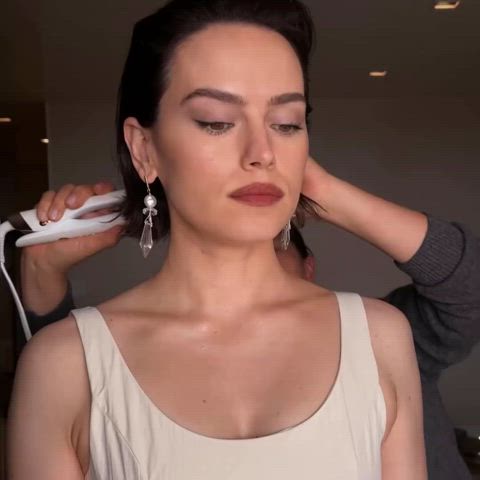 actress celebrity daisy ridley clip