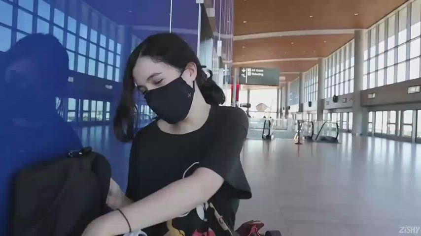 Flashing Huge Tits Natural Tits clip