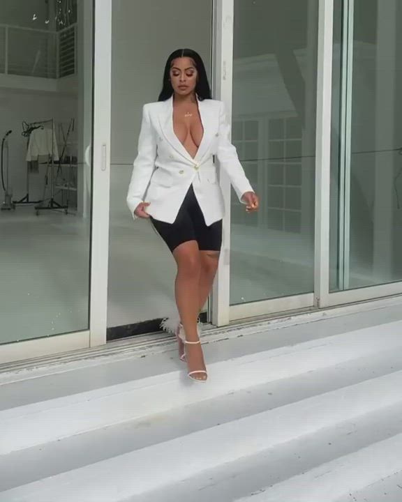 Big Tits Cleavage Thick clip