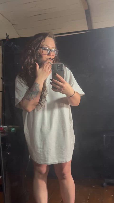 amateur onlyfans smoking smoking-fetish clip