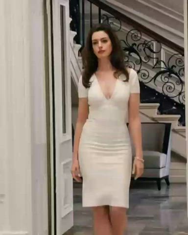 anne hathaway cleavage sexy clip