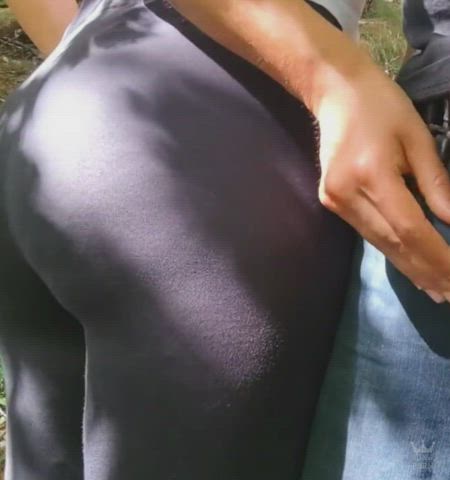 ass cumshot fingering handjob masturbating outdoor yoga pants clip