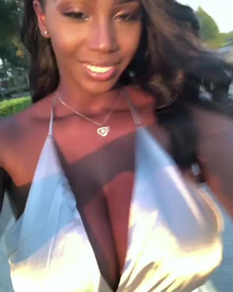 Ellietheempress