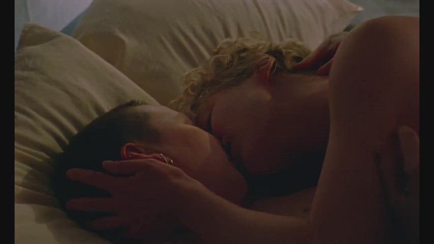 blonde celebrity lesbian clip