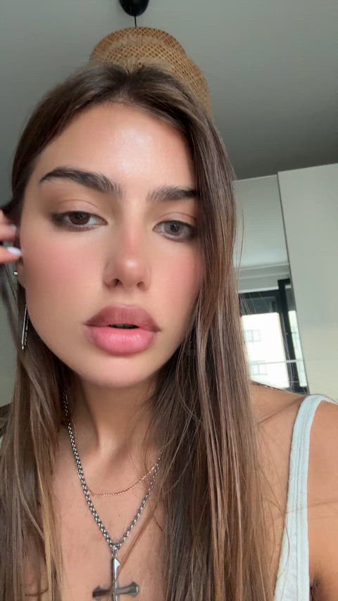 amateur boobs latina lips nsfw natural tits tease teen tiktok tits amateur-girls