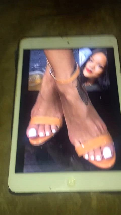 cum on feet cumshot feet fetish rihanna clip