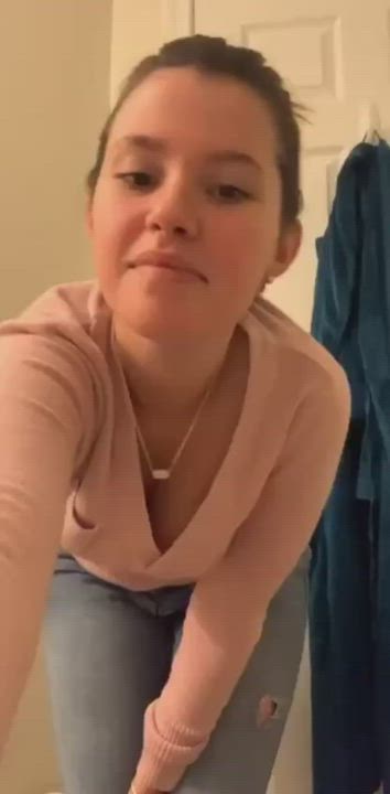 Camgirl Dancing Pussy clip
