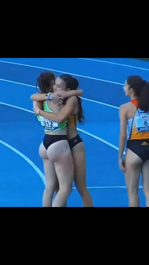 ass brunette gym outdoor sport clip