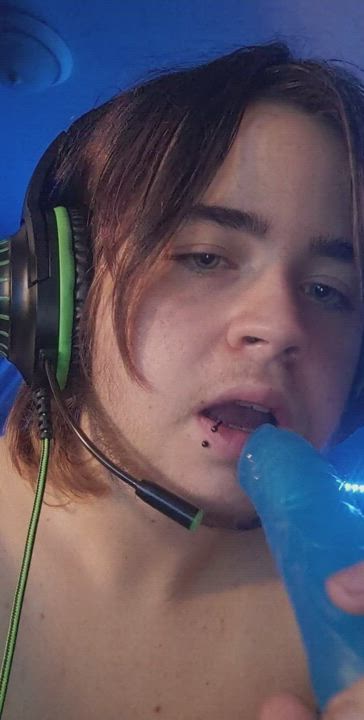 Dildo FTM Face Fuck clip