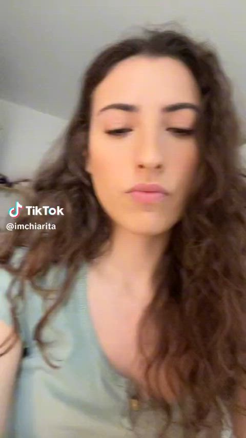 downblouse italian tiktok clip