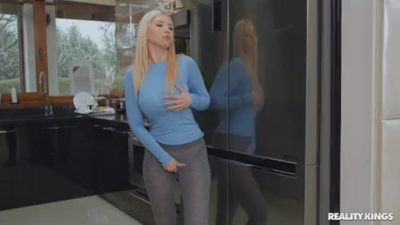 Babe Blonde Pornstar clip