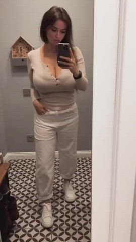 big tits busty cleavage clip