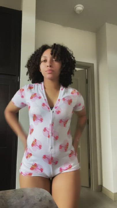 Ebony Latina Twerking clip