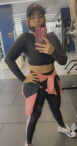 Latina Sensual Wet Workout clip