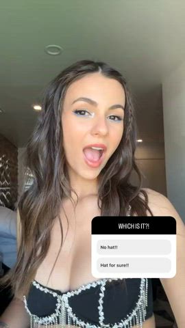 actress celebrity cleavage natural tits small tits stomach victoria justice clip