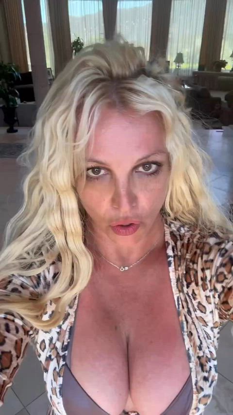 babe britney spears tits clip