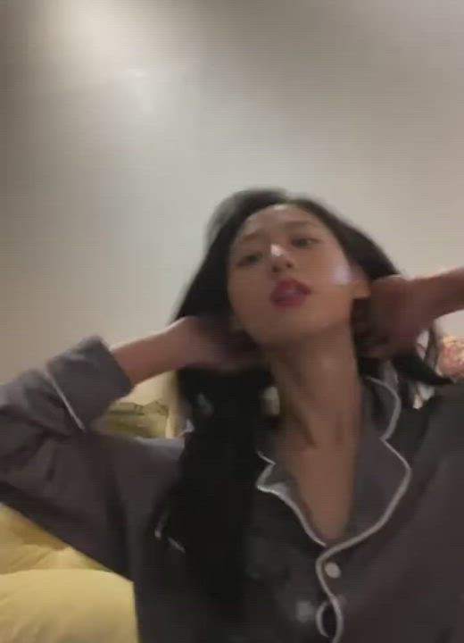 Celebrity Korean Pokies clip